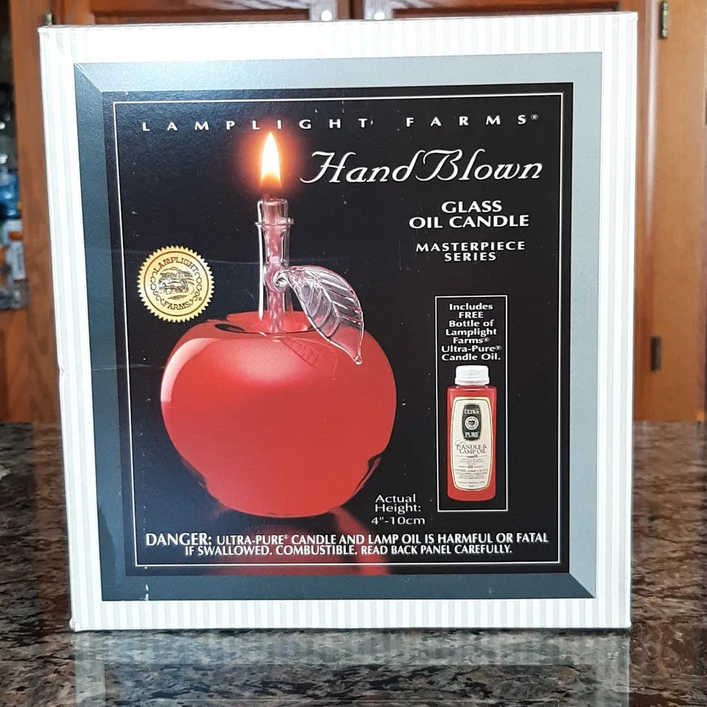 NWOT Lamplight Farms Glass oil candle